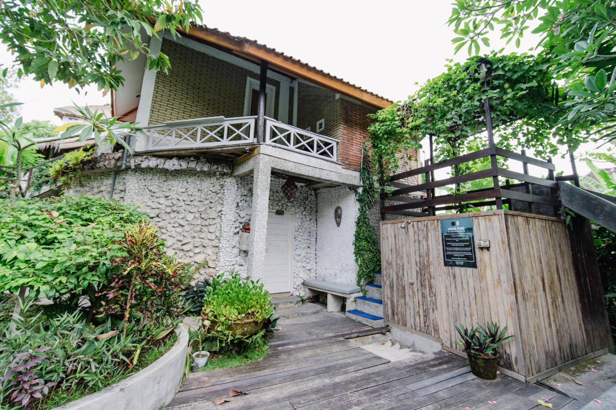 The Onion Collective Hostel Ubud  Exterior photo